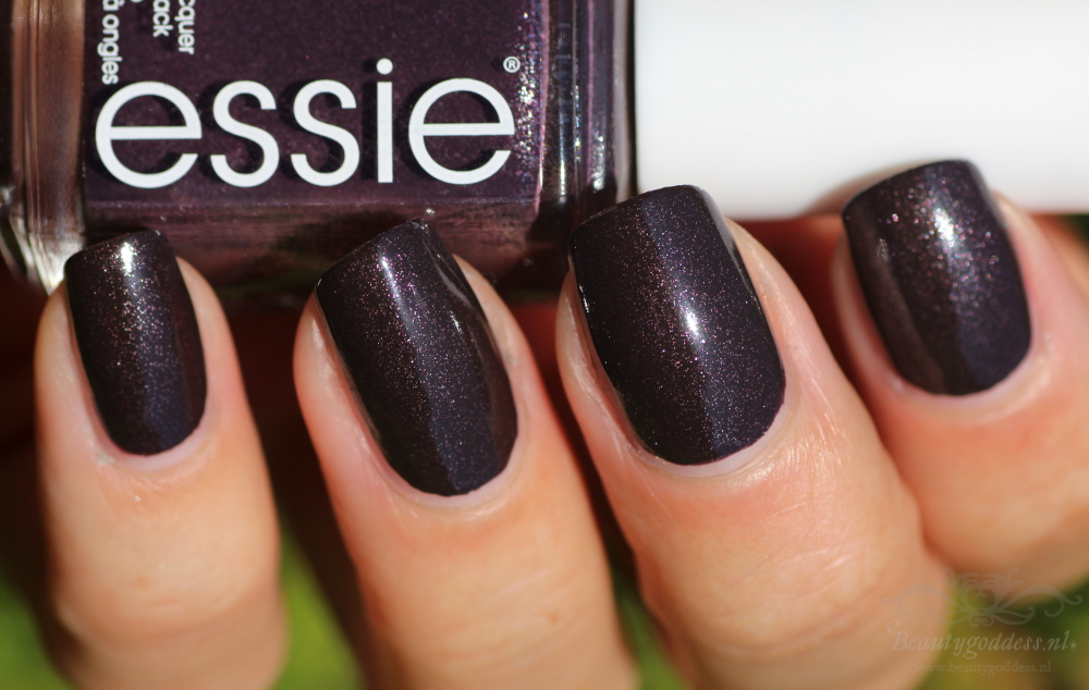 essie_taking_center_stage_03