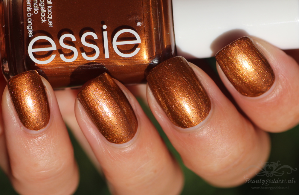 essie_taking_center_stage_05