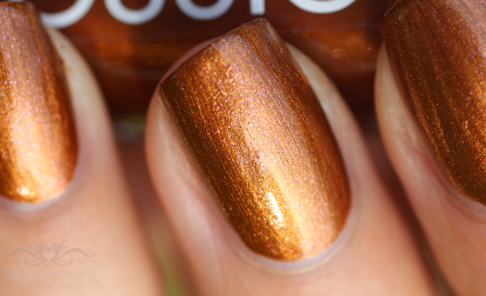 essie_taking_center_stage_06