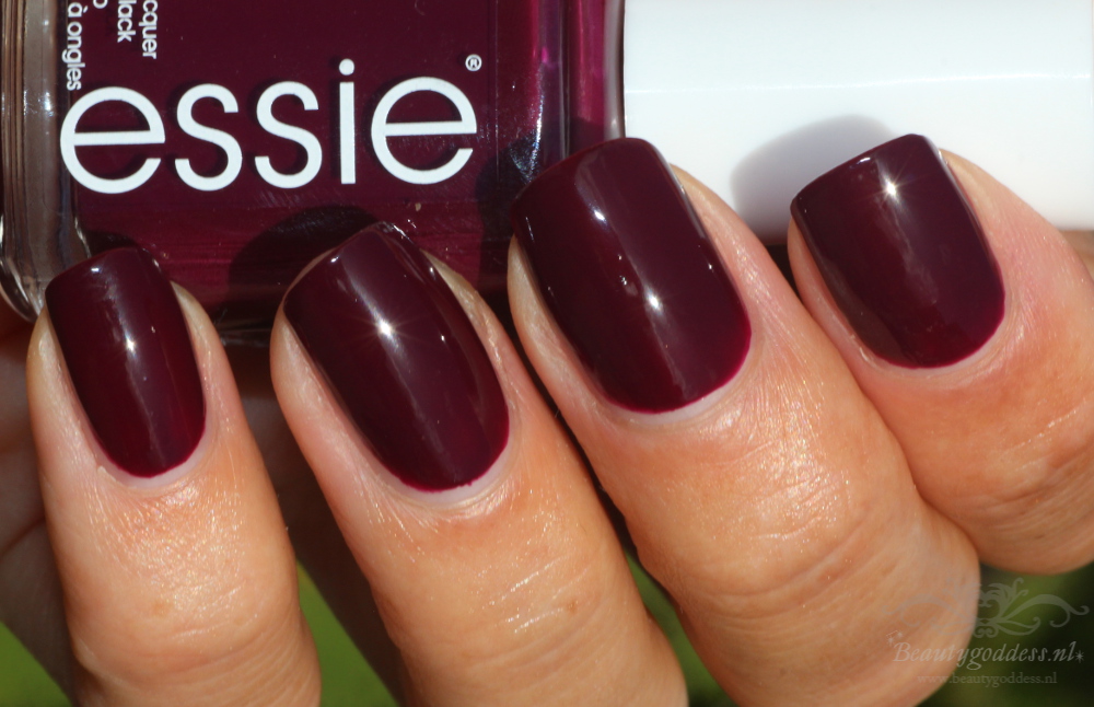 essie_taking_center_stage_07