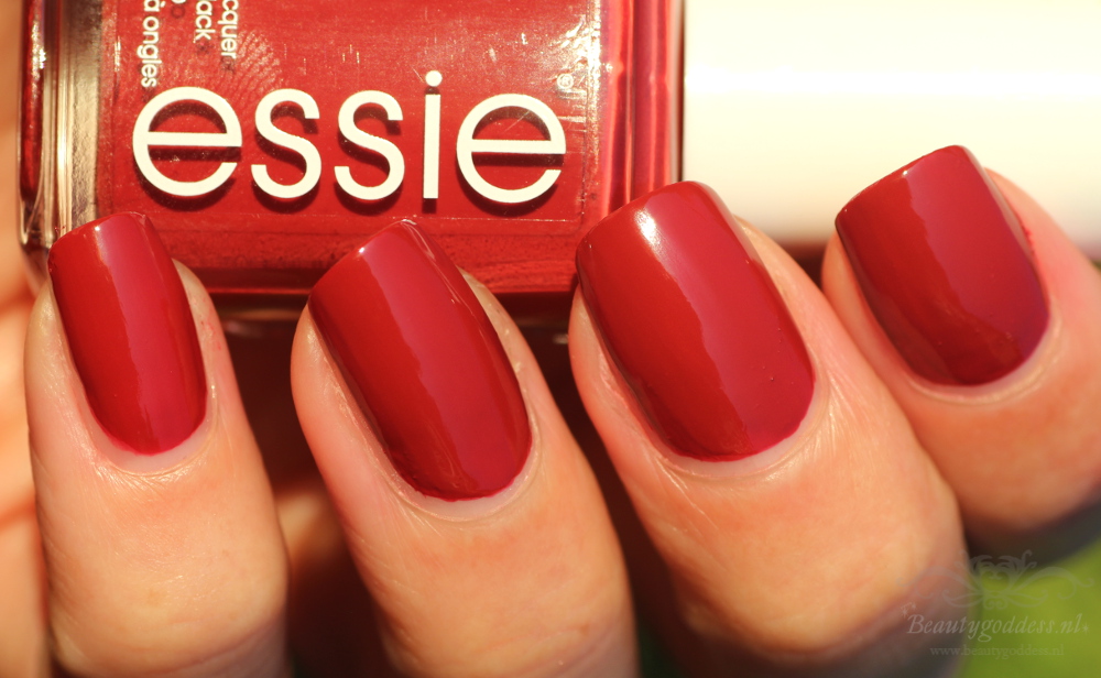 essie_taking_center_stage_08