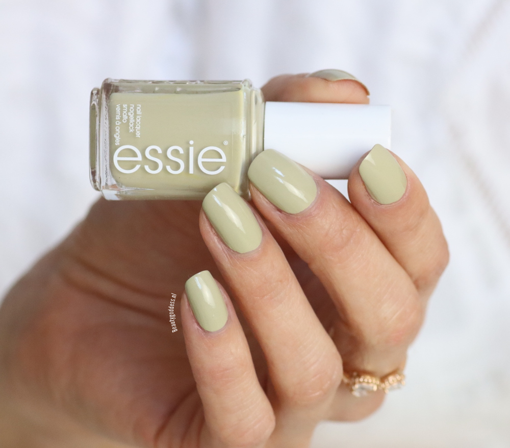 essie Cacti on the prize