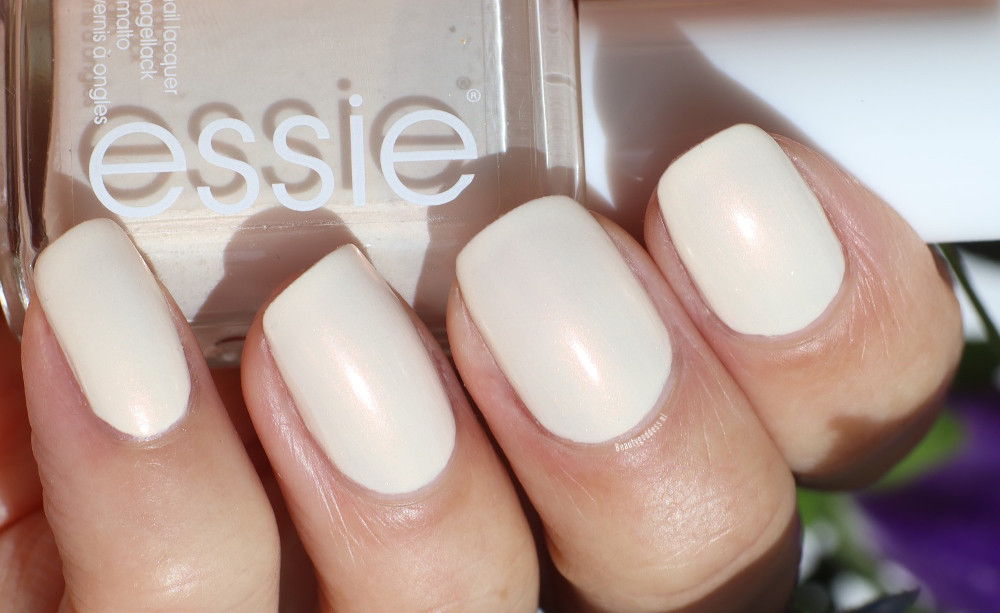 essie get oasis