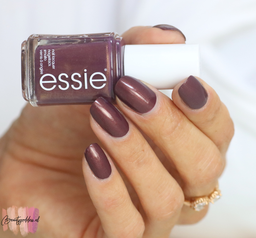 essie star struck a chord