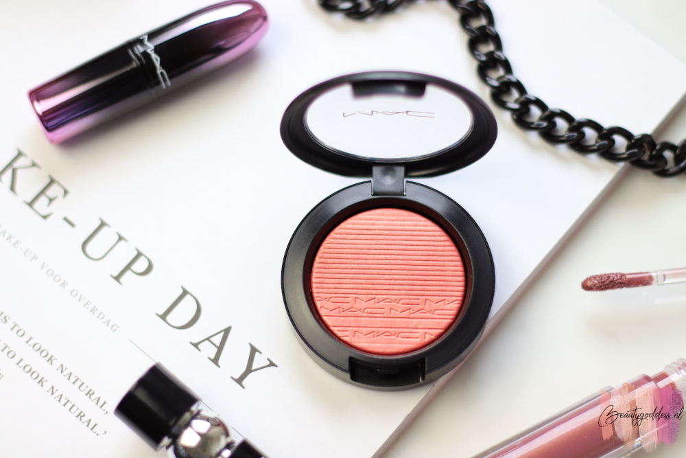 MAC Extra dimension blush Cheeky bits