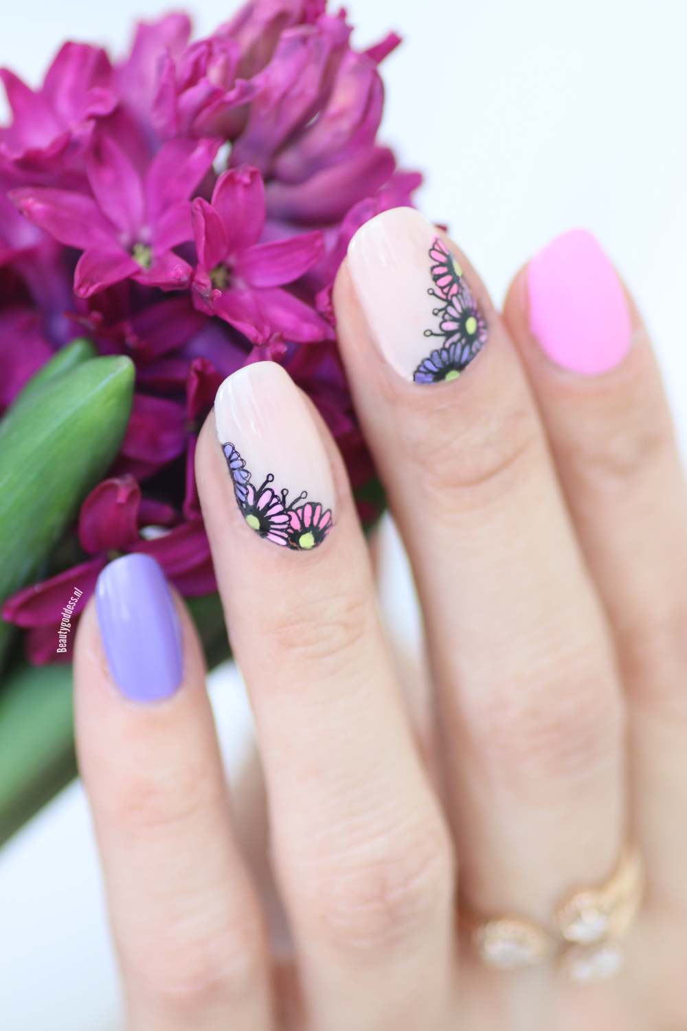 ORLY Breathable Sweet Retreat nailart