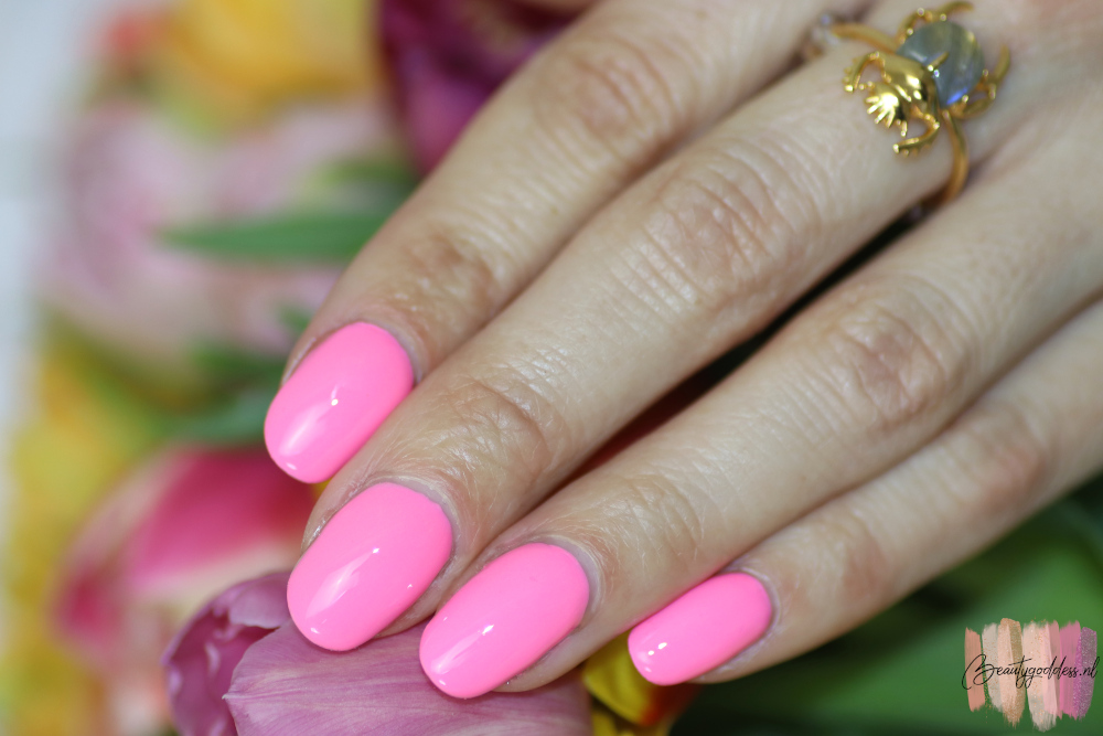 Pink Gellac Vibrant Pink